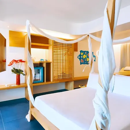 度假村 阿普罗多海水浴spa度假酒店 4*